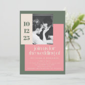 Trendy Geometric Pink and Green Photo Wedding Kaart (Staand voorkant)
