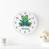 Trendy gepersonaliseerde Schattigee Happy Green Fr Grote Klok (Huis)
