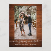 Trendy Getting Married Rustiek Wood Save the Date Briefkaart (Voorkant)