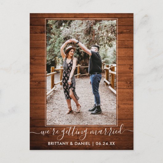 Trendy Getting Married Rustiek Wood Save the Date Briefkaart (Voorkant)