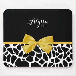 Trendy Giraffe Animal Print Yellow Bow met naam Muismat