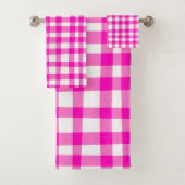 Trendy Girly Abstract Gingham in vet roze wit Bad Handdoek (Insitu)