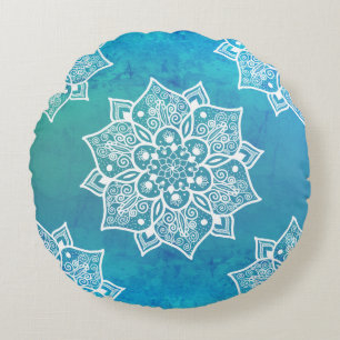 Trendy girly boho mandala handgetekend patroon rond kussen
