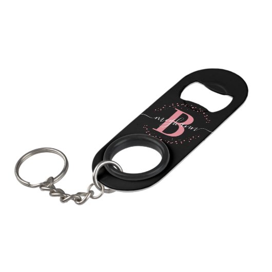 Trendy Girly Pink Black Name Script Monogramed Mini Flessenopener (Voorkant Gekanteld)