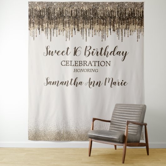 Trendy Goud Bruin Glam Drips Sweet 16 Verjaardag Wandkleed (In situ)