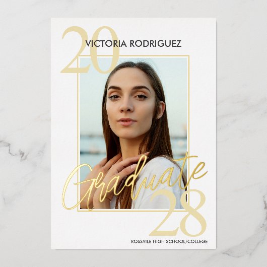 Trendy Goud Folie Witte Afstudeer Uitnodiging (Voorkant)