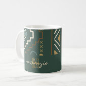 Trendy Goud Monogram op Donkergroene Boho Tribal Koffiemok (Voorkant links)