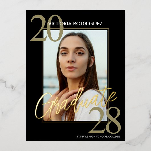 Trendy Goud Zwart Afstuderen Aankondiging Briefkaa (Voorkant)