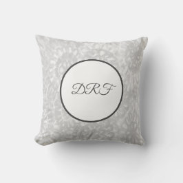 Trendy Gray Painted Flowers met Monogram Kussen