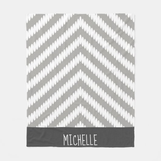 Trendy Gray White Chevron Arrows & Name Fleece Deken (Voorkant)