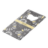 Trendy Grey and Yellow Floral Creditkaart Flessenopener (Voorkant Gekanteld)