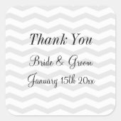 Trendy grijs en wit chevron patroon bruiloft vierkante sticker (Voorkant)