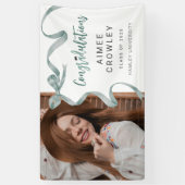 Trendy Groene Strik Afstudeerfoto Spandoek (Verticaal)