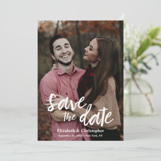 Trendy Handlettering script verloving foto Save The Date (Staand voorkant)