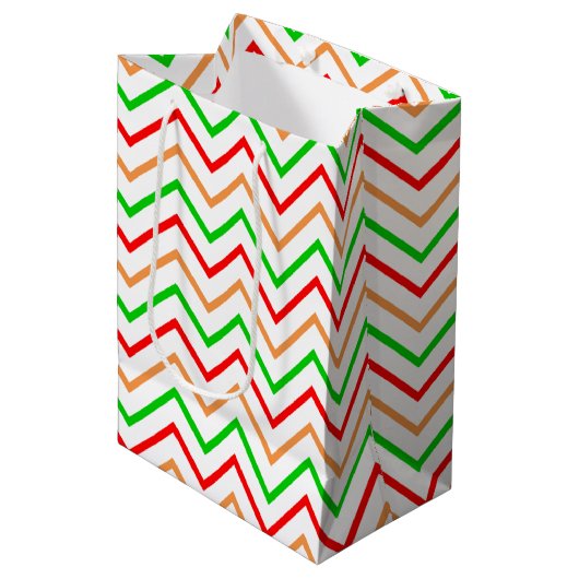 Trendy helder zigzagpatroon medium cadeauzakje (Voorkant Gekanteld)