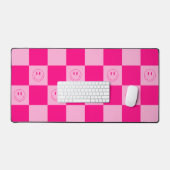 Trendy Hot Pink Checkered & Retro Happy Smile Bureaumat (Keyboard & Muis)