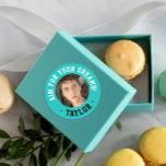 Trendy Inspirerend Turquoise Sport Foto Ronde Sticker<br><div class="desc">Voeg een uitbarsting van levendig plezier toe aan uw sport verjaardagsbash met deze trendy inspirerend sticker! Personaliseer het door je eigen tekst en je favoriete foto midden in het centrum toe te voegen, op een jeugdige turquoise achtergrond. Deze klassieke ronde sticker is ideaal voor het versieren van uitnodigingen, feestgunsten en...</div>