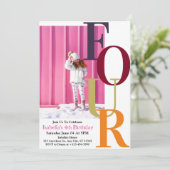 Trendy kleurrijke meisje vier verjaardag foto kaart (Staand voorkant)