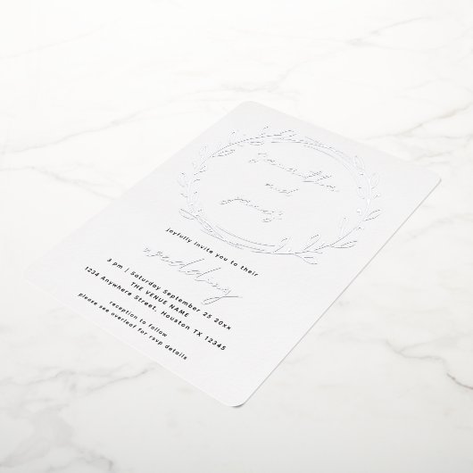 Trendy Laurel Leaf Qr Code Script Weddenschap Real Folie Uitnodiging (Gedraaid)