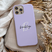 Trendy lavendel zwart wit script monogram iPhone 15 case