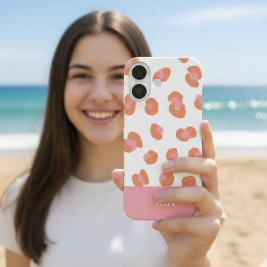 Trendy Leopard Monogram Initiaal iPhone 16 Hoesje
