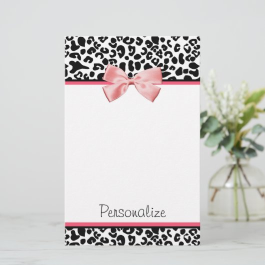 Trendy Leopard Print en roze lint met naam Briefpapier (Staand voorkant)