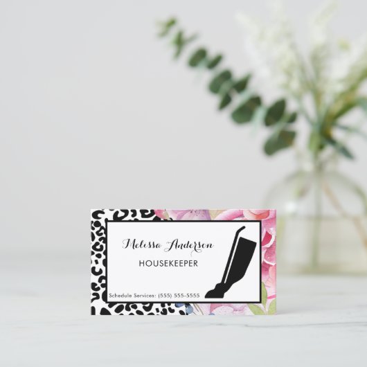 Trendy Leopard Print Floral Housekeeper en Vacuum Visitekaartje (Staand voorkant)