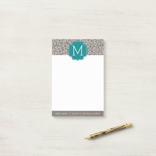 Trendy Leopard Print Pattern met Aqua Monogram Post-it® Notes (Op bureau)