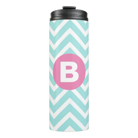 Trendy Lichtblauwe Chevron Roze Monogram Thermosbeker (Voorkant)