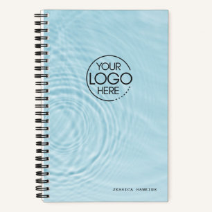 Trendy Lichtblauwe Waterkringen Modern Logo Notitieboek