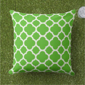 Trendy Lime Green Quatrefoil Pattern Buitenkussen (Gras)