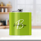 Trendy Lime Groen Zwart Wit Script Monogram Heupfles