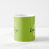 Trendy Lime Groen Zwart Wit Script Monogram Koffiemok (Center)