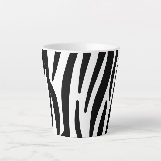 Trendy meisjesachtige chique zwart-witte zebrastre latte mok (Voorkant)