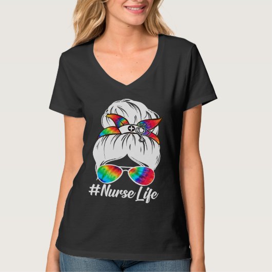 Trendy Messy Bun Nurse Life Nursing T-shirt (Voorkant)