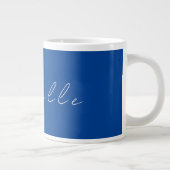 Trendy minimalistisch modern handgeschreven blauw grote koffiekop (Rechts)