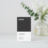 Trendy minimalistisch zwart wit QR code verticaal Visitekaartje (Staand voorkant)