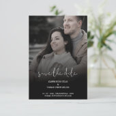 Trendy minimalistische kalligrafie foto bruiloft p save the date (Staand voorkant)