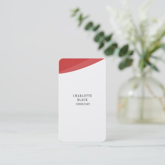Trendy minimalistische rood-wit creatieve vlakke r visitekaartje (Staand voorkant)
