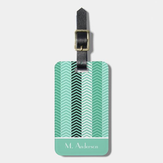 Trendy Mint Green Chevron Stripes and Name Bagagelabel (Voorkant verticaal)