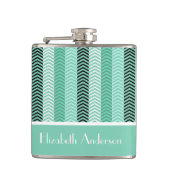 Trendy mint Green Chevron Stripes met naam Heupfles (Voorkant)