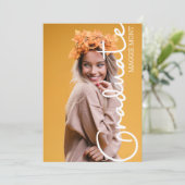 Trendy Modern Eenvoudig Script Foto Afstuderen Uit Kaart (Staand voorkant)