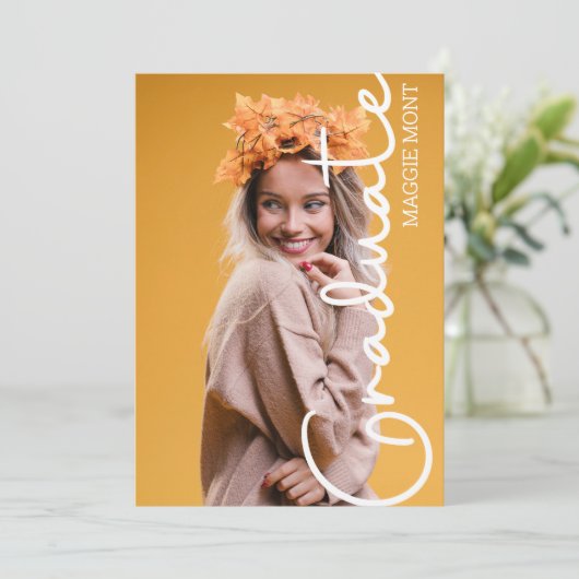 Trendy Modern Eenvoudig Script Foto Afstuderen Uit Kaart (Staand voorkant)