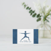 Trendy Modern Navy Blue Yoga Instructor Visitekaartje (Staand voorkant)