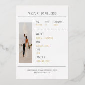 Trendy Modern Passport Wedding Folie Inv Folie Uitnodiging (Achterkant)