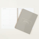 Trendy Modern Sandstone Minimal 2022 Planner<br><div class="desc">Deze elegante 2022-planner is schoon en eenvoudig in een moderne trendy zandsteenkleur. Voeg gemakkelijk jouw naam van keus toe</div>