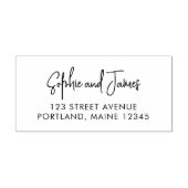 Trendy Modern Script Couple Name Return Address Zelfinktende Stempel (Design)