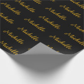 Trendy Modern Script Custom Name Zwart en Goud Cadeaupapier (Hoek)