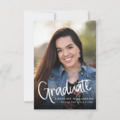 Trendy Modern Script Foto Afstuderen Aankondiging (Voorkant)