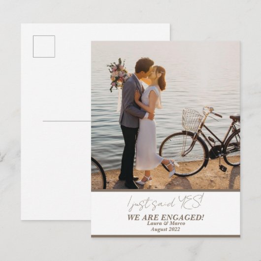 Trendy Modern Trouwfoto Koppel Aankondigingskaart (Voorkant / Achterkant)